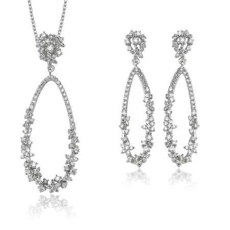 Pırlanta Küpe  Serpme Tırnaklı