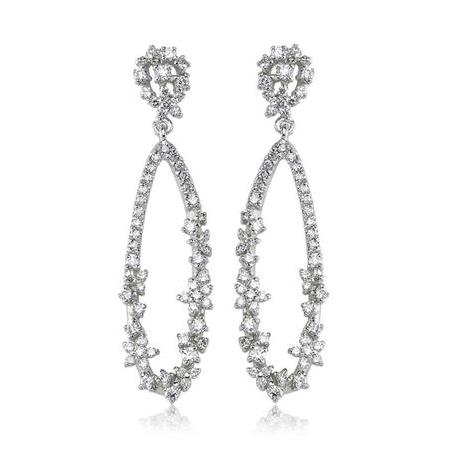 Pırlanta Küpe  Serpme Tırnaklı