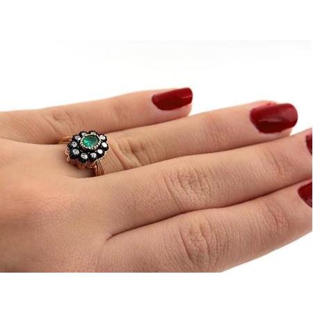 Elmas Yüzük Oval Zümrütlü Küçük